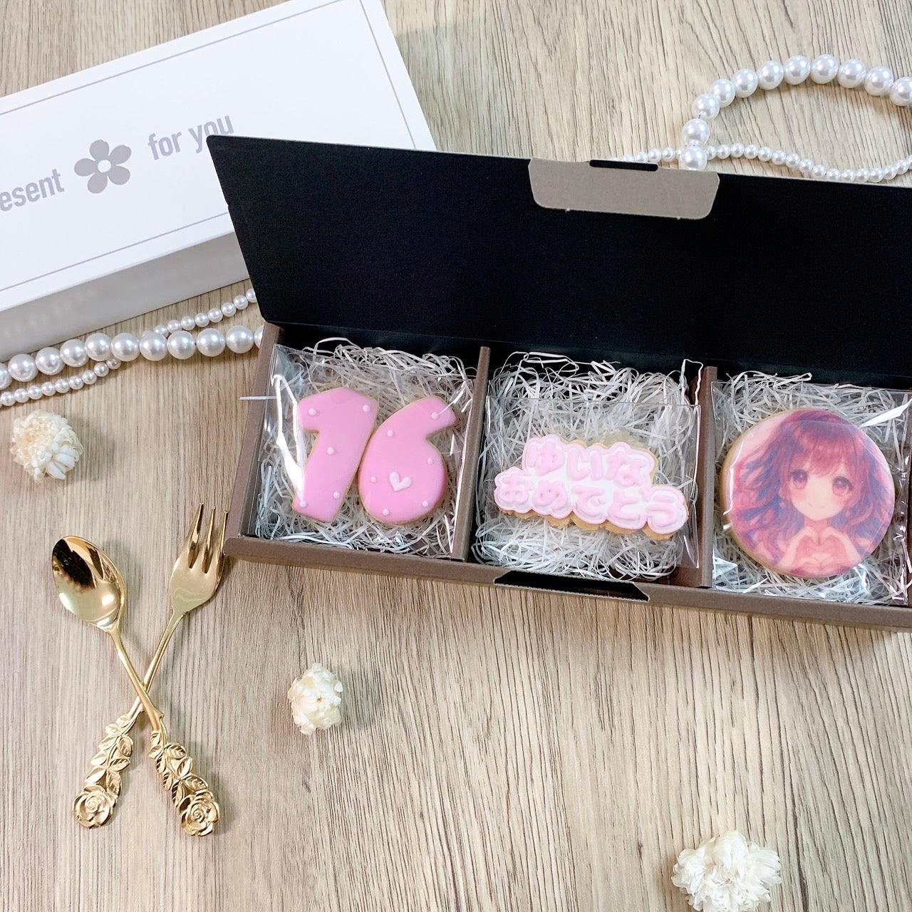 セレブレイト・クッキーBOX(プリントクッキー+うちわ文字クッキー+数字クッキー2枚まで)《選べる9色♪》