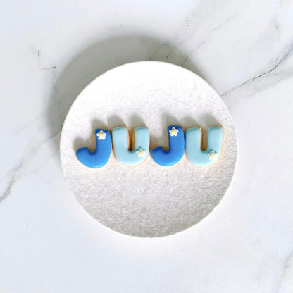 お花のワンポイント✲ アルファベットクッキー