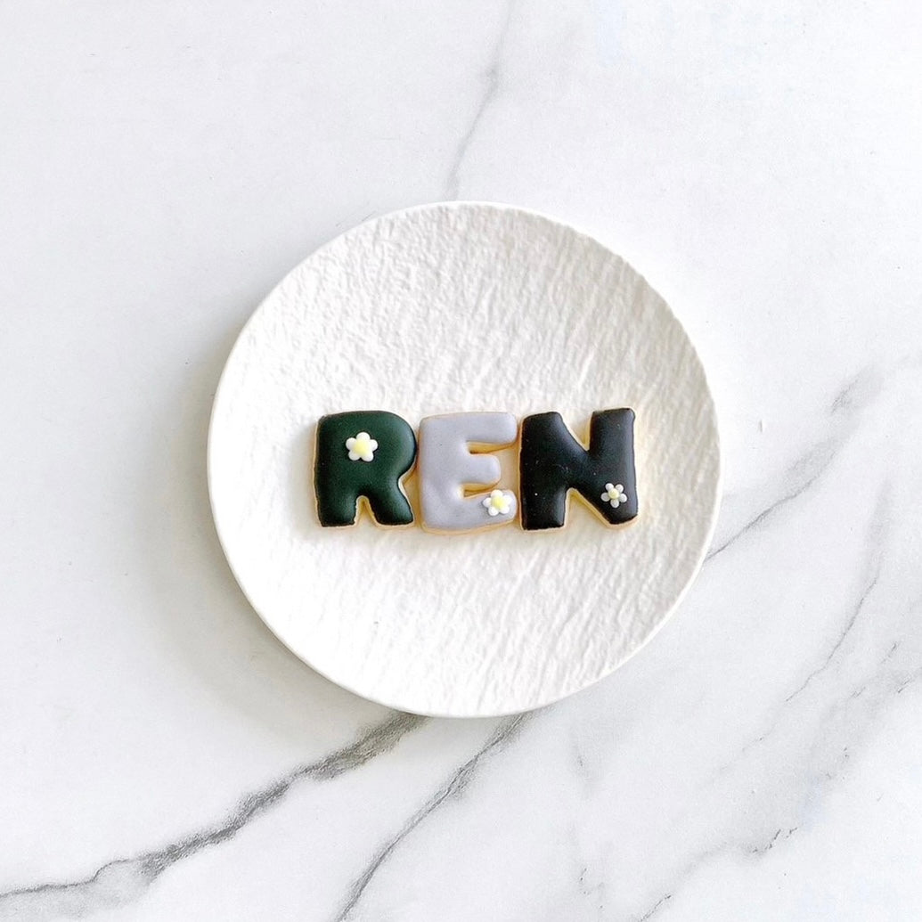 お花のワンポイント✲ アルファベットクッキー