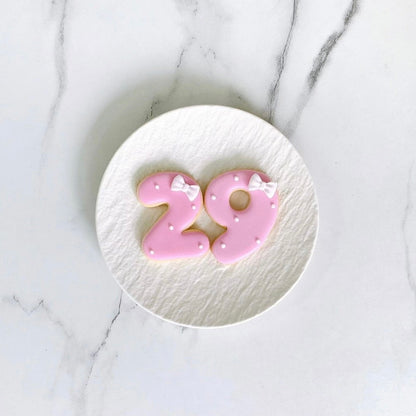 リボン付きドット数字クッキー