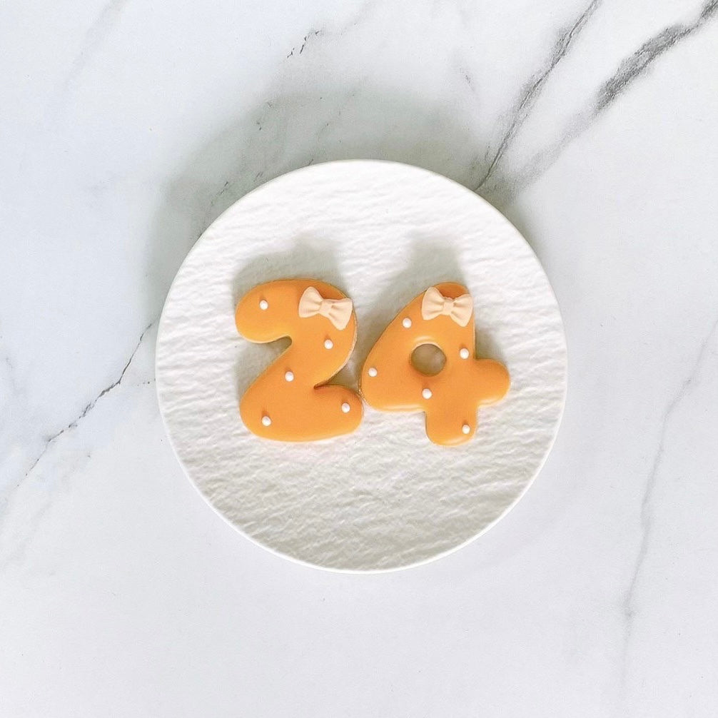 リボン付きドット数字クッキー