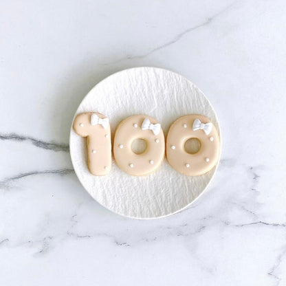 リボン付きドット数字クッキー