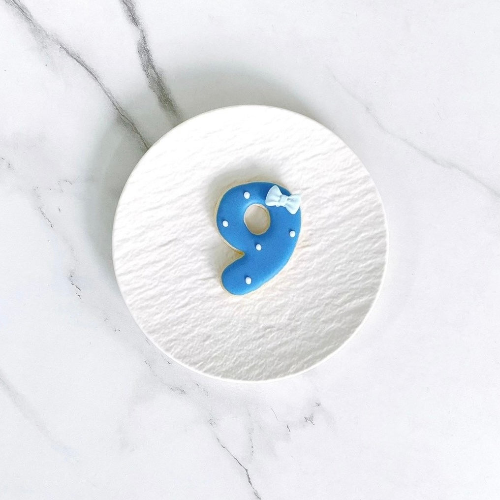 リボン付きドット数字クッキー