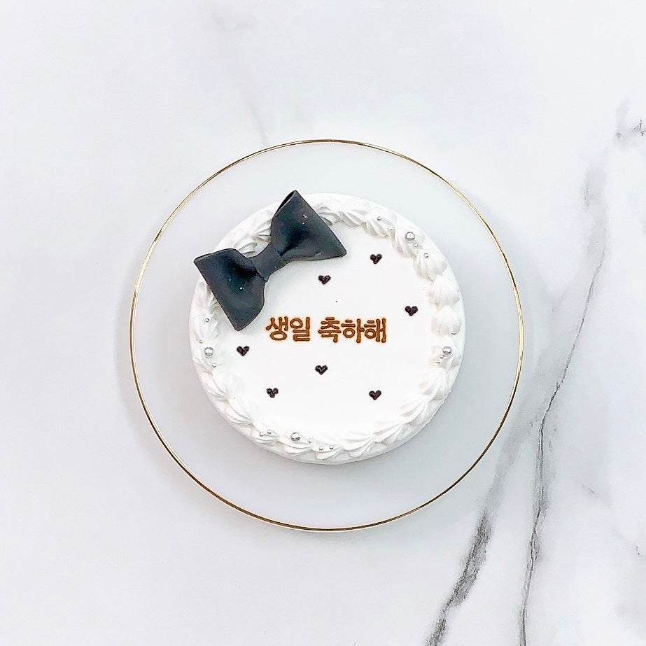 リボン付きハートドットデザインケーキ