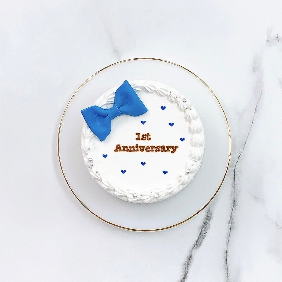 リボン付きハートドットデザインケーキ