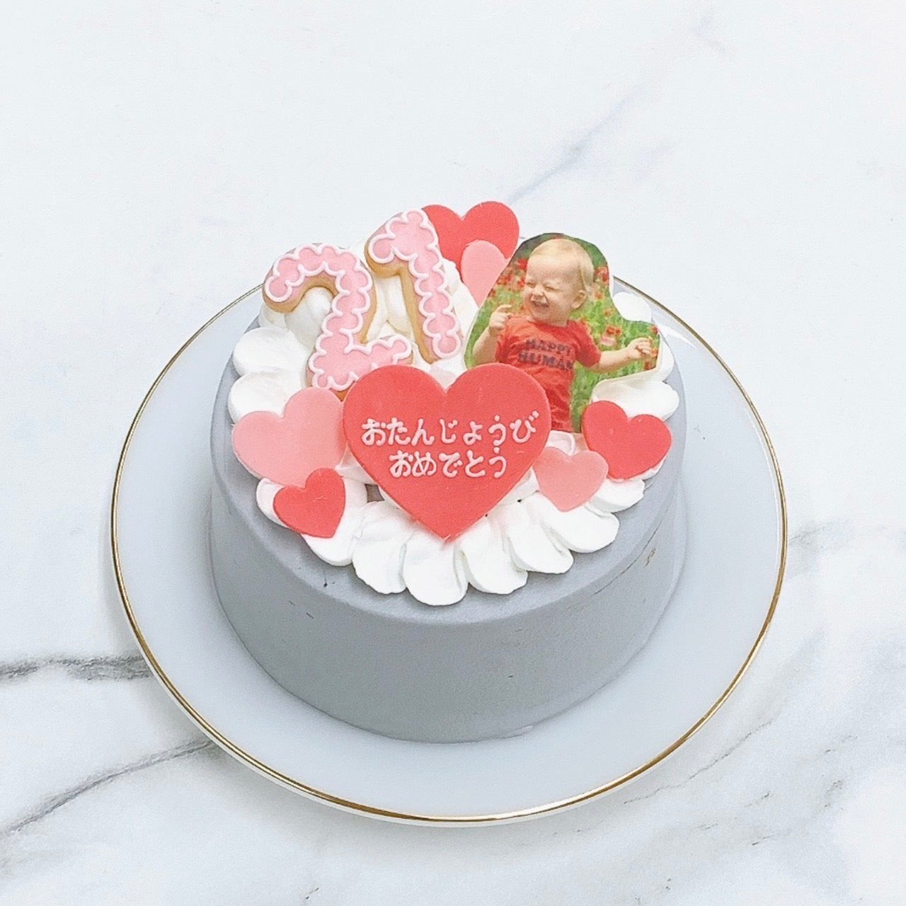 ハートトッピング写真ケーキ（グレーベース）