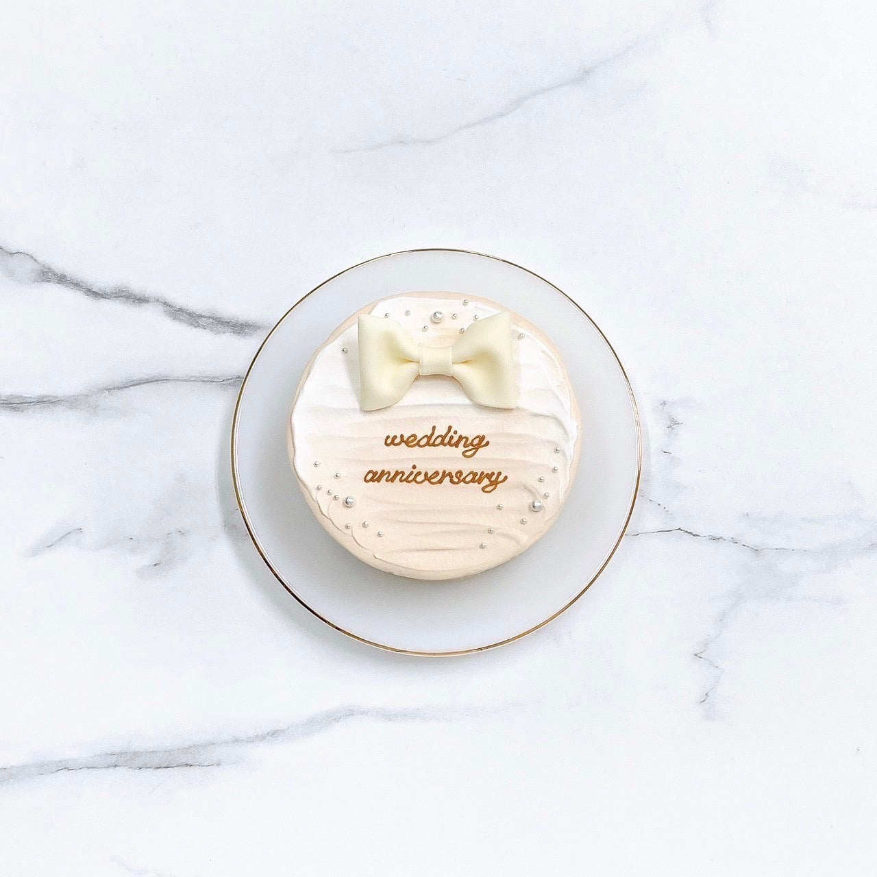 リボン付きセンイルケーキ