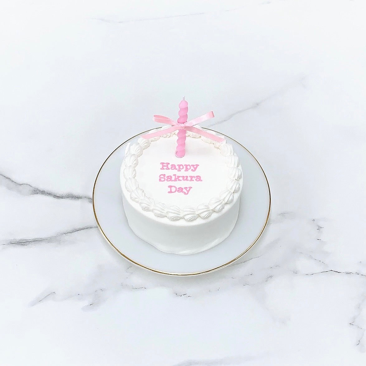 リボンキャンドル付きセンイルケーキ