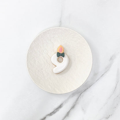 リボン付きキャンドルナンバーアイシングクッキー