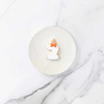 リボン付きキャンドルナンバーアイシングクッキー